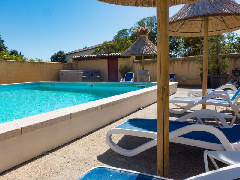 Objekt 2 hochwertige Mas mit privatem Pool und Blick auf die Landschaft