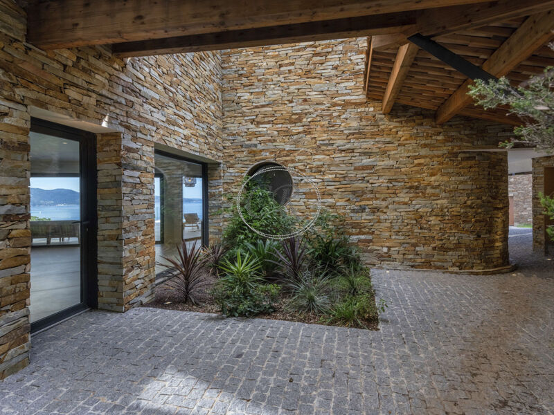 Außergewöhnliche Villa am Cap Bénat