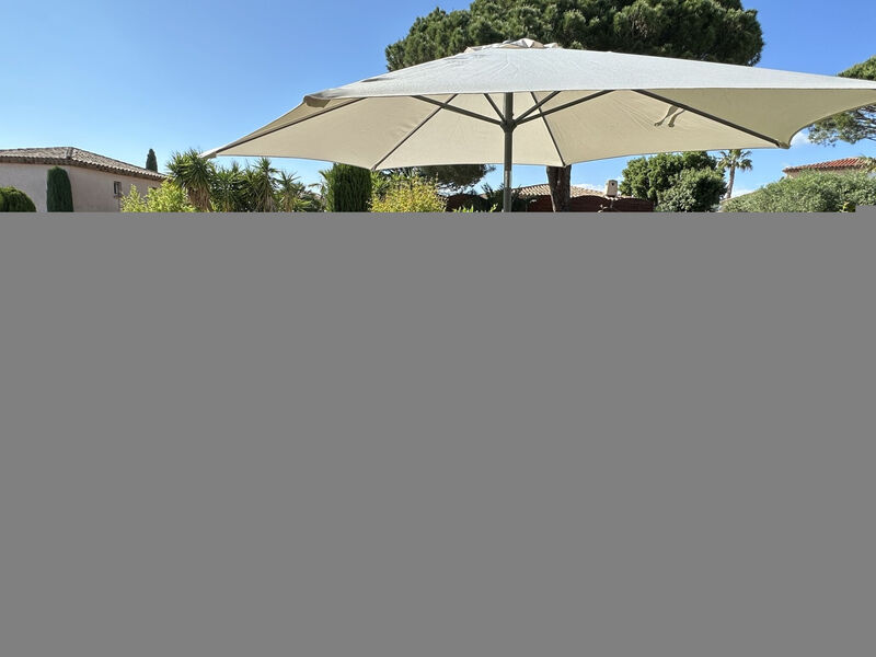Les Pins Bleus