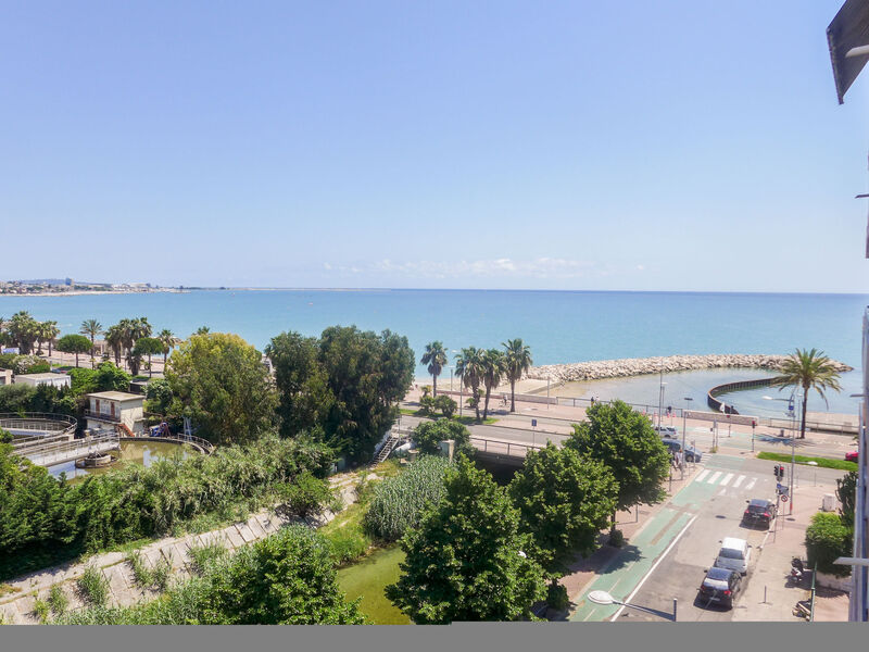 Le Cagnes Beach