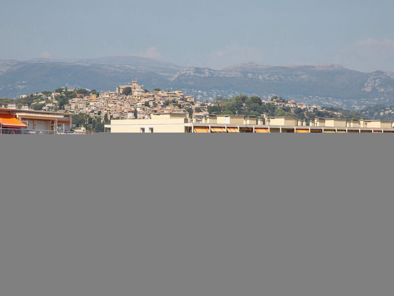 Le Cagnes Beach