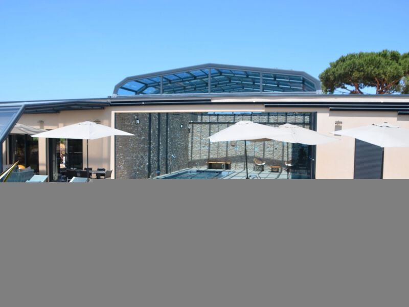 Vila 4 Schlafzimmer, privater Pool Garten und Parkplatz