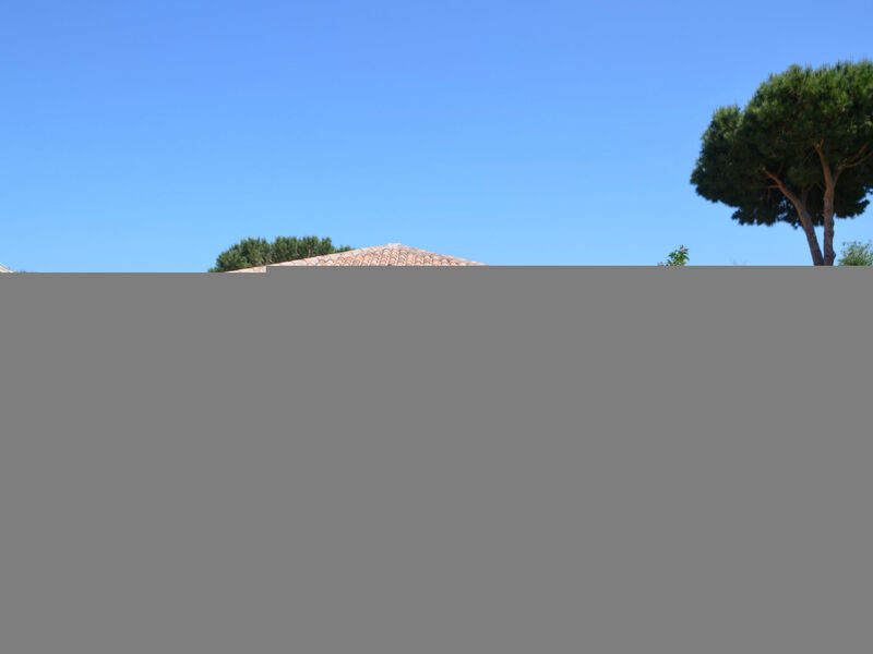 Vila 4 Schlafzimmer, privater Pool Garten und Parkplatz