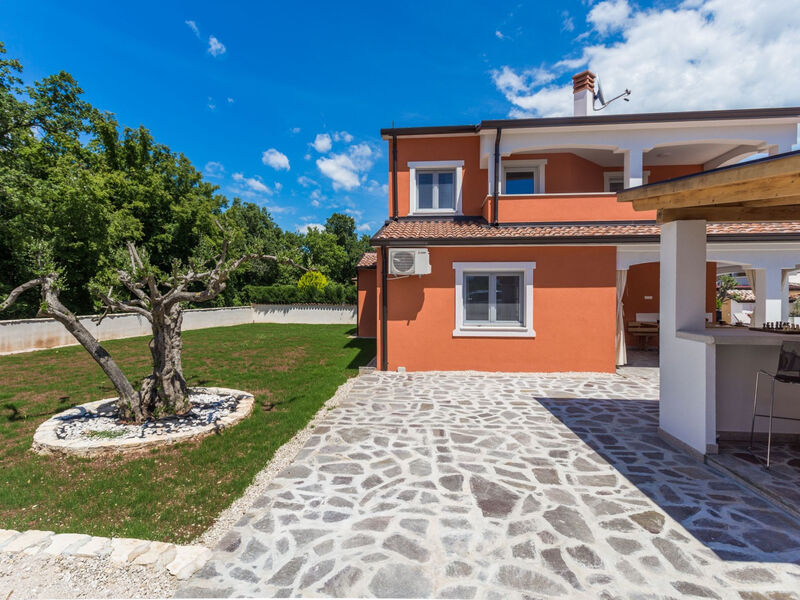 Vila Deni