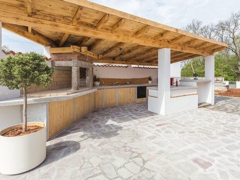 Vila Deni