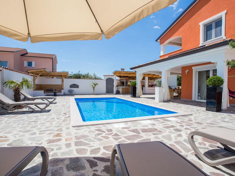 Vila Deni