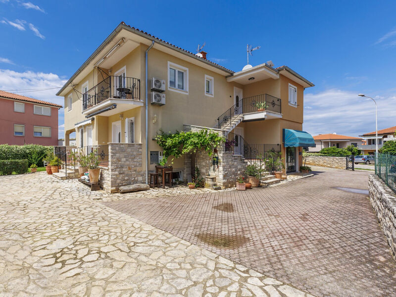 Vila Ester