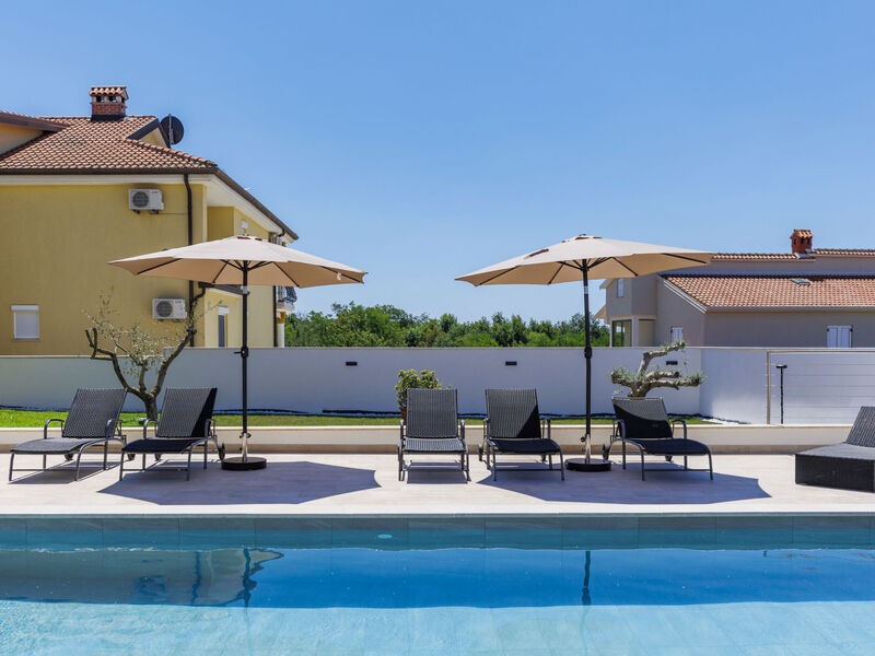 Vila Lucia