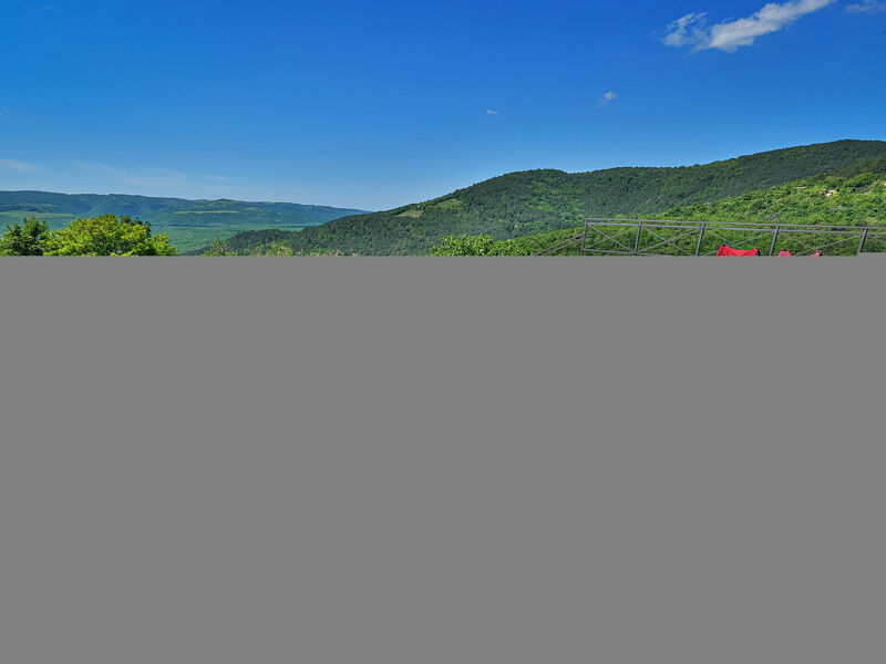 Vila Over the Hilltop