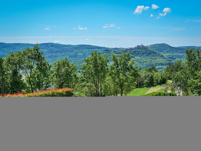 Vila Over the Hilltop