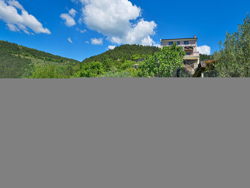 Vila Over the Hilltop