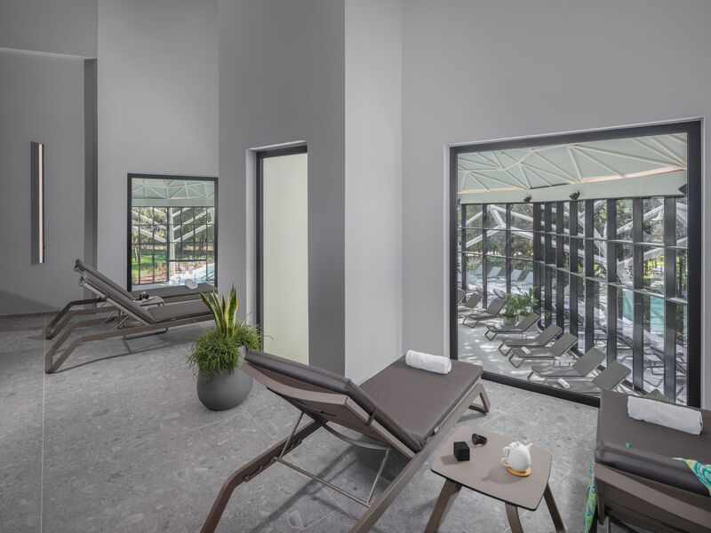 Luxury Beachfront Villa Porto Bus