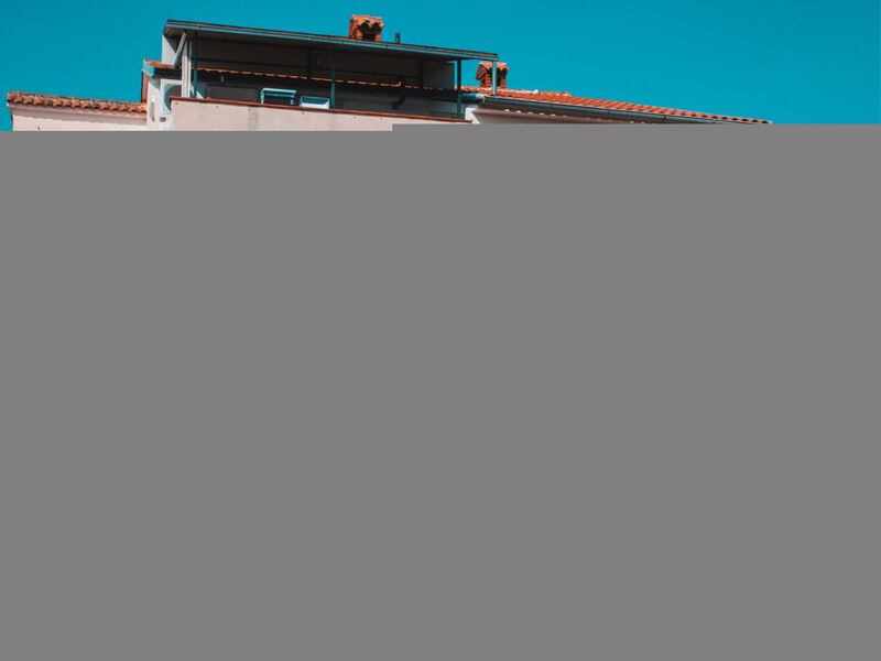 Deh 7, Dorf Štinjan