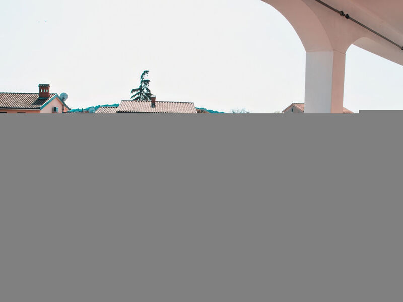 Deh 7, Dorf Štinjan