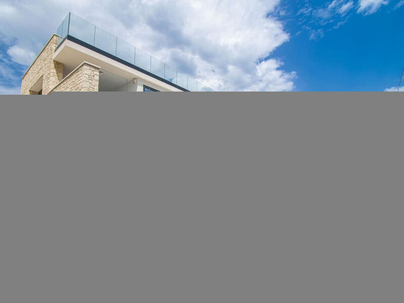 Schöne Villa im Dorf Ližnjan