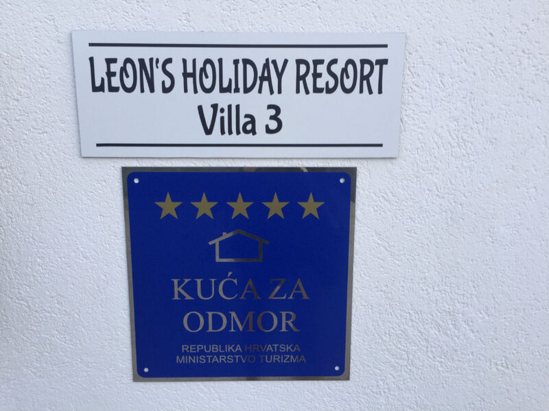 Leon's Holiday Homes