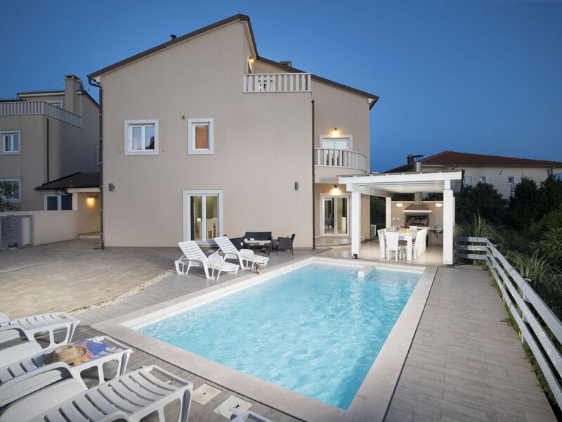 Objekt 8-Schlafzimmer-Villa Bianca mit Pool, Sauna, Billard