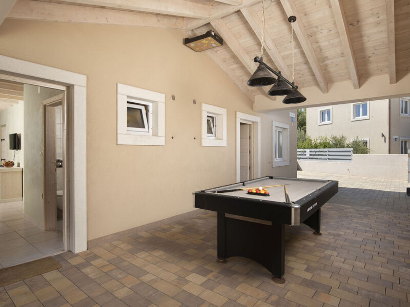 Objekt 8-Schlafzimmer-Villa Bianca mit Pool, Sauna, Billard