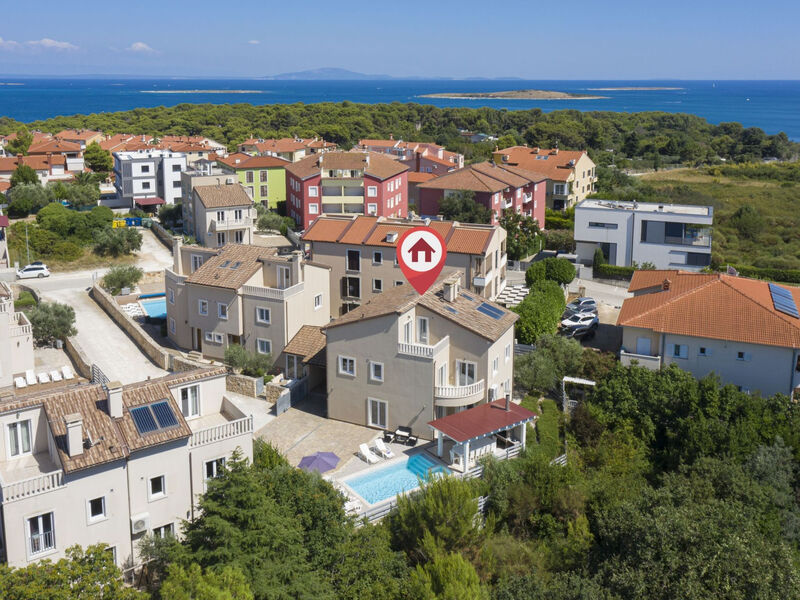 Objekt 8-Schlafzimmer-Villa Bianca mit Pool, Sauna, Billard