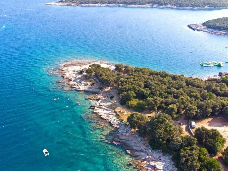im Dorf Kujići