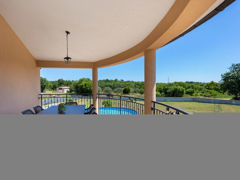 Luxuriöse App. mit Pool