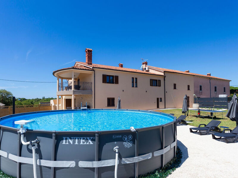 Luxuriöse App. mit Pool