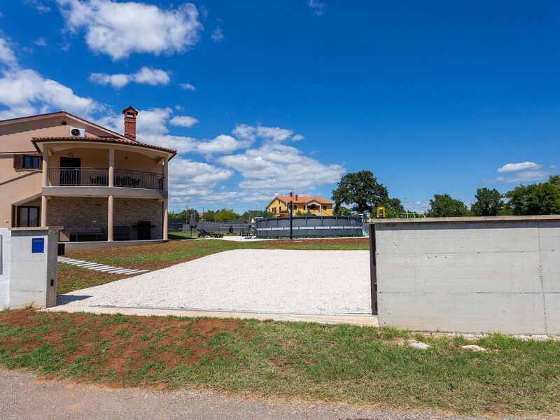 Luxuriöse App. mit Pool