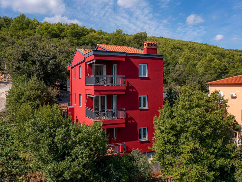Red House Apartments Sveta Marina