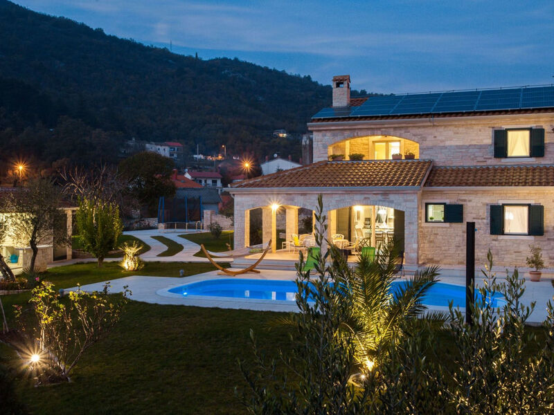 Vila Stonegate