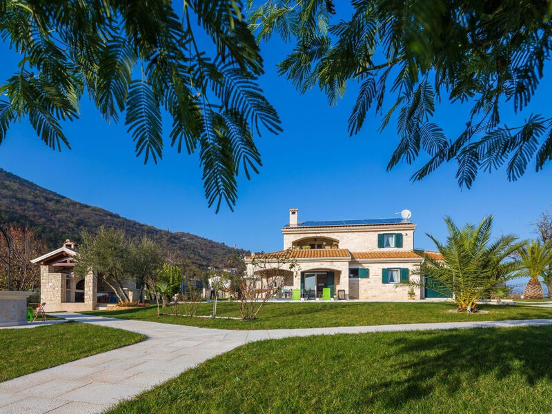 Vila Stonegate