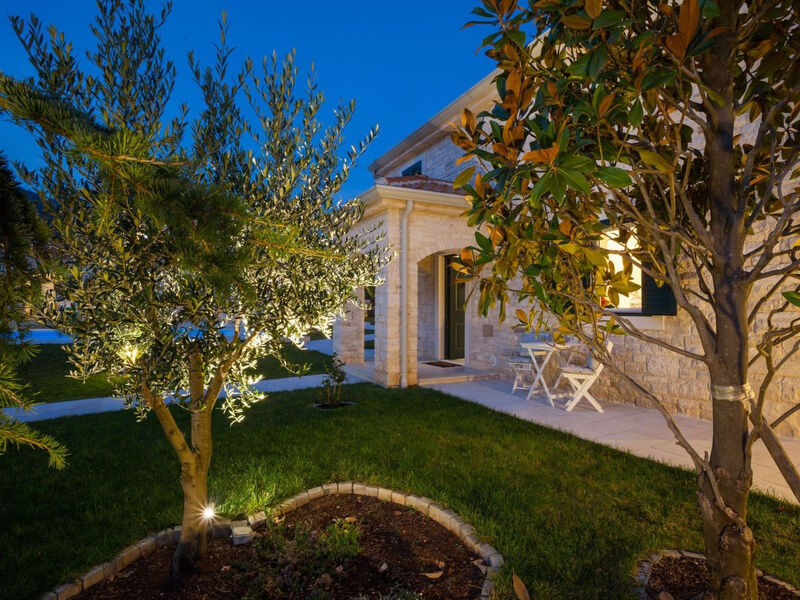 Vila Stonegate
