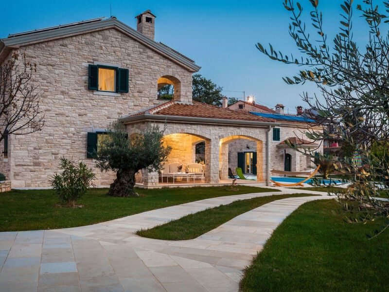 Vila Stonegate