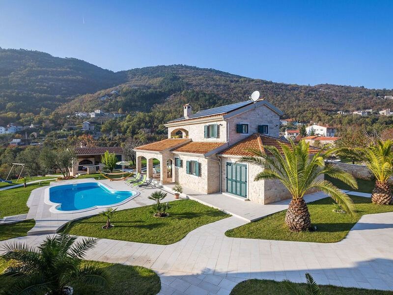 Vila Stonegate