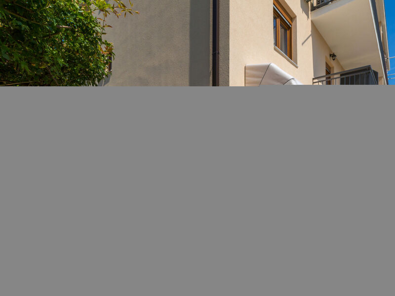 IVANKA 1 / HR-02419-01