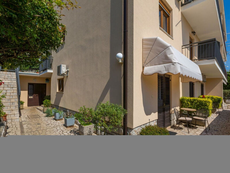 IVANKA 1 / HR-02419-01