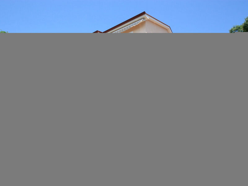 Domino Restaurant 4 / HR-09502-04