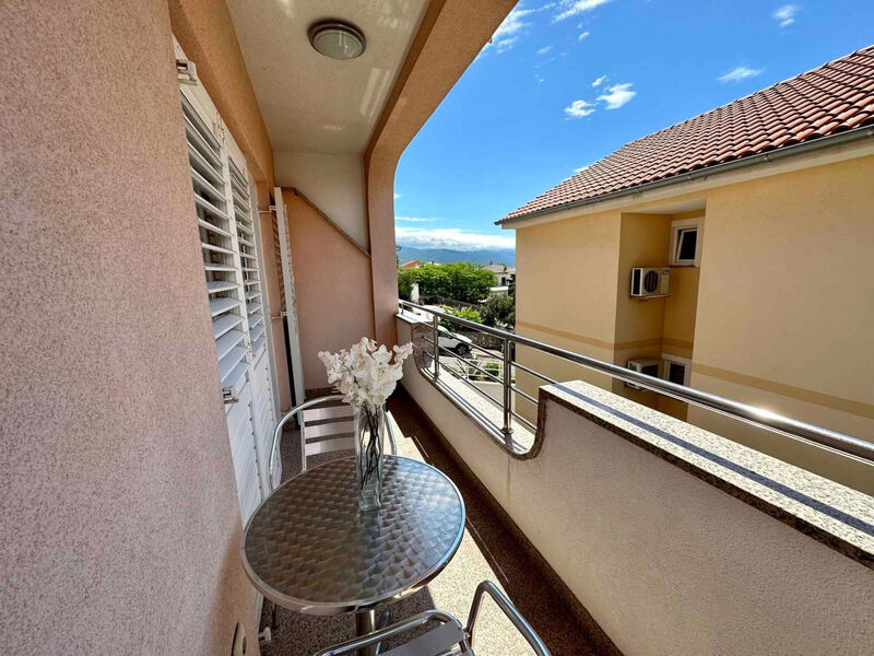 Velvet Vista 3