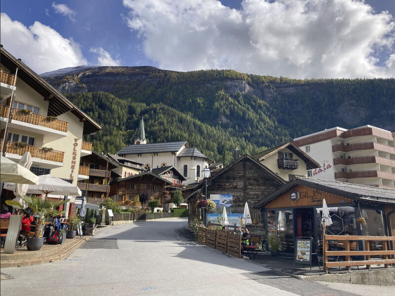 Geräumiges 3.5-Zimmer - Zentral - Balkon - Haus Dala