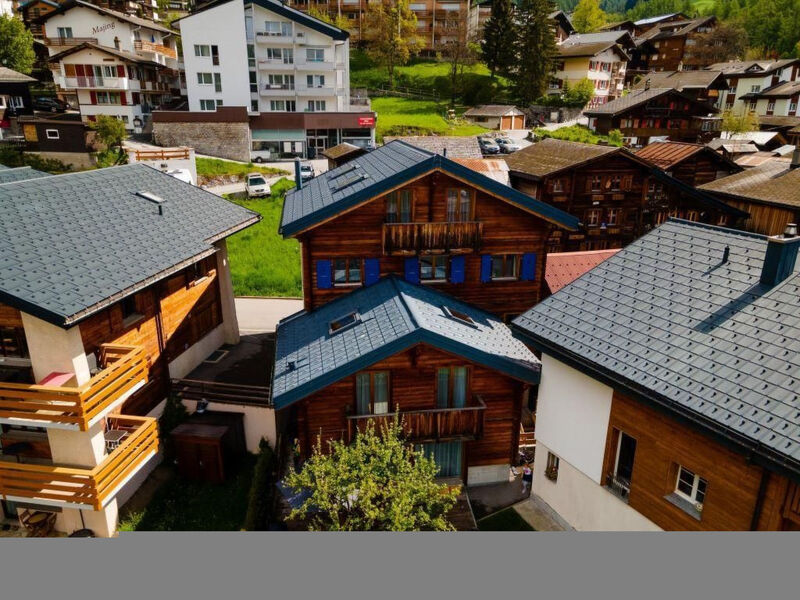 Mit Indoorrutschbahn