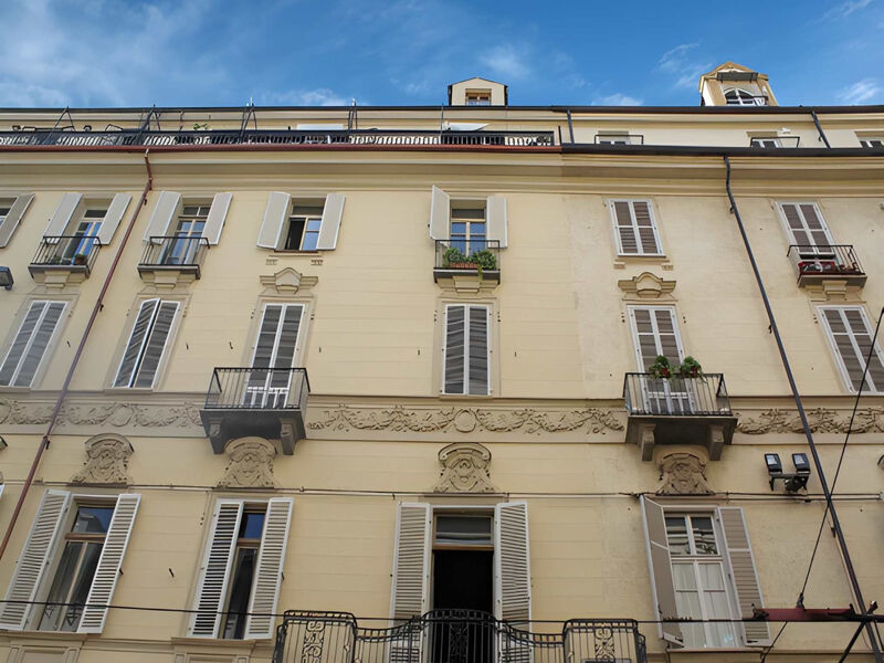 3 minutes to Palazzo Reale