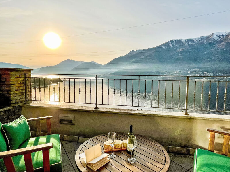 Lake View Penthouse
