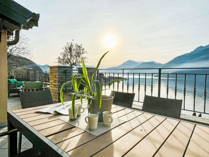 Lake View Penthouse
