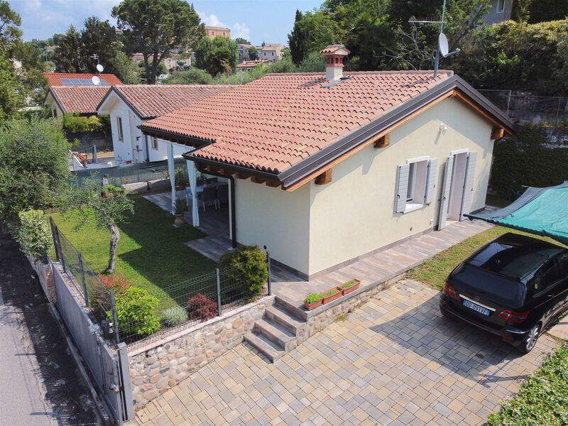 Schönes Ferienhaus Villetta Batik