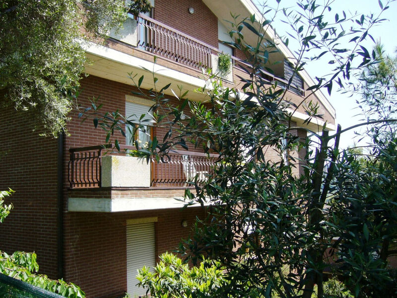 NICE LITTLE FLAT IN THE  GREENERY  IN PERUGIA