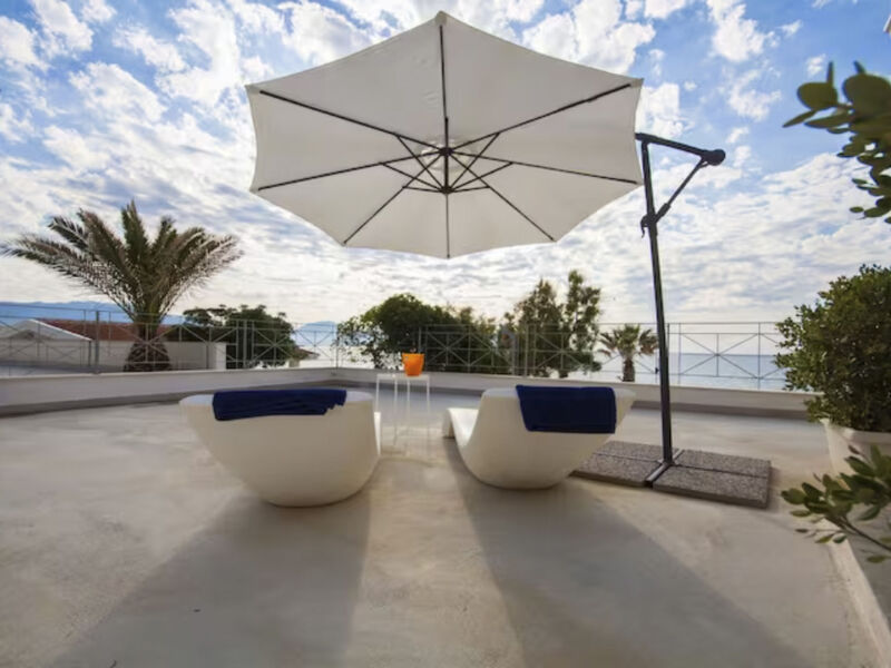 Vila Leucosia Marina Strand Resort