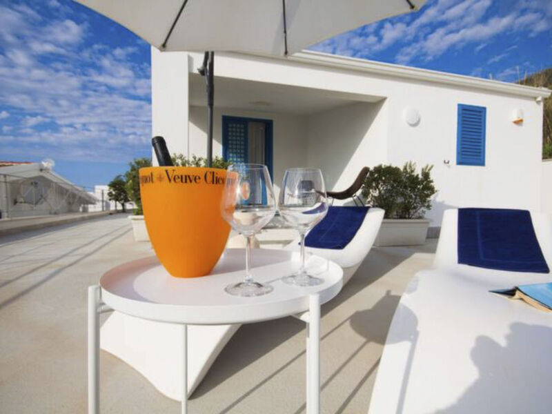 Vila Leucosia Marina Strand Resort