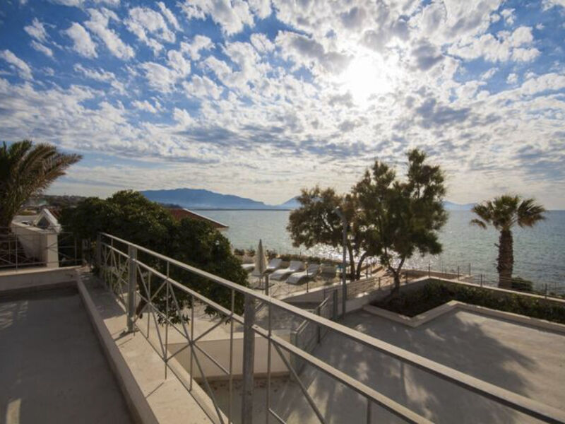 Vila Leucosia Marina Strand Resort