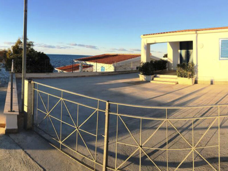 Vila Leucosia Marina Strand Resort