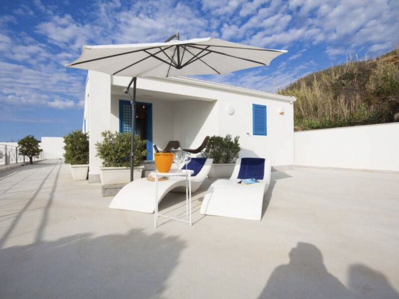 Vila Leucosia Marina Strand Resort