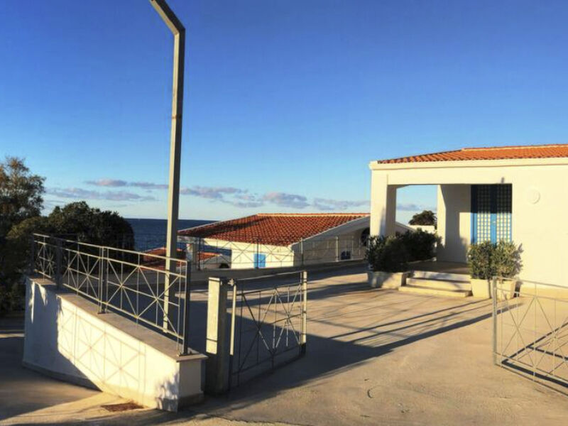 Vila Leucosia Marina Strand Resort